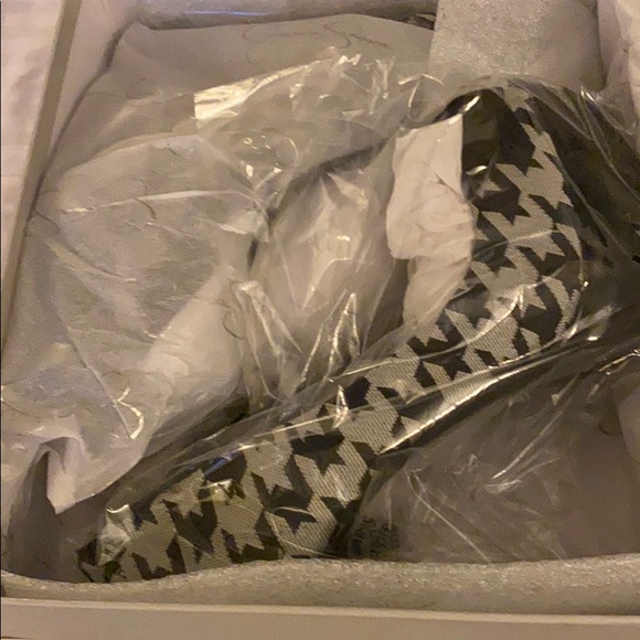 Jessica Simpson 5” Platform Heels - Picture 6 of 6